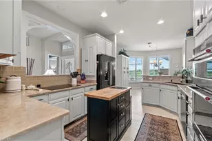 4919 Cerromar Dr, Naples, FL 34112 - Photo 10