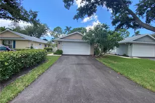 14805 Crooked Pond Ct, Fort Myers, FL 33908 - Photo 4