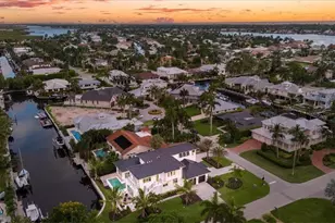 1645 Bonita Ct, Naples, FL 34102 - Photo 2