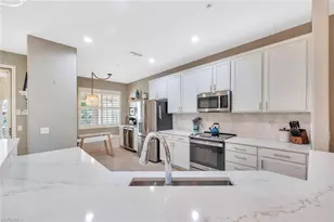 4833 Hampshire Ct, Naples, FL 34112 - Photo 4