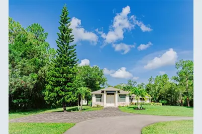 131 25th St SW, Naples, FL 34117 - Photo 6