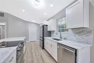 3408 Cayman Ln, Naples, FL 34119 - Photo 6