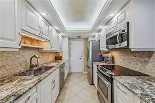 3410 Gulf Shore Blvd N, Naples, FL 34103 - Photo 4