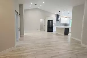 512 Raven Way, Naples, FL 34110 - Photo 2