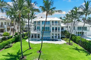 1270 Gulf Shore Blvd S, Naples, FL 34102 - Photo 4