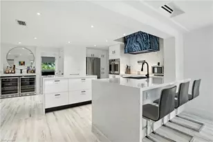 5 Glenview Manor Dr, Fort Myers Beach, FL 33931 - Photo 2