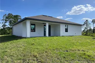 1137 Damen St E, Lehigh Acres, FL 33974 - Photo 4
