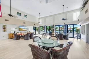 631 Beachwalk Cir, Naples, FL 34108 - Photo 22