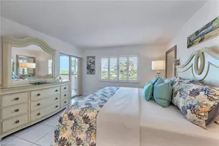 12945 Vanderbilt Dr, Naples, FL 34110 - Photo 24