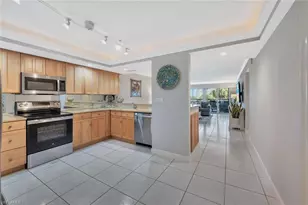 12945 Vanderbilt Dr, Naples, FL 34110 - Photo 6