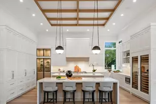 208 Hickory Rd, Naples, FL 34108 - Photo 10