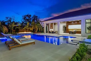 208 Hickory Rd, Naples, FL 34108 - Photo 4