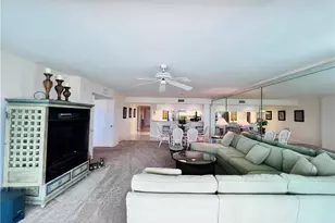 25 Bluebill Ave, Naples, FL 34108 - Photo 12