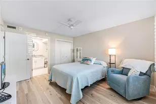 1021 3rd St S, Naples, FL 34102 - Photo 16