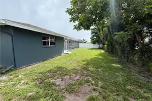 2122 SE 13th Terrace, Cape Coral, FL 33990 - Photo 20