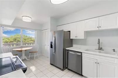 5501 Heron Point Dr #303, Naples, FL 34108 - Photo 14