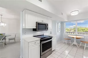 5501 Heron Point Dr, Naples, FL 34108 - Photo 16
