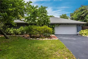 2667 River Reach Dr, Naples, FL 34104 - Photo 2