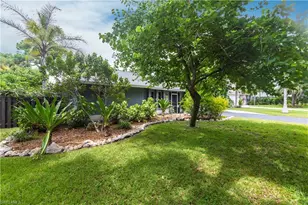 2667 River Reach Dr, Naples, FL 34104 - Photo 38