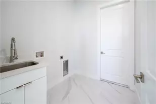 121 NE 8th Terrace, Cape Coral, FL 33909 - Photo 34