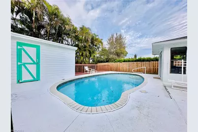 671 94th Ave N, Naples, FL 34108 - Photo 16