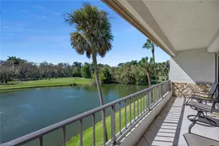 102 Clubhouse Dr, Naples, FL 34105 - Photo 12