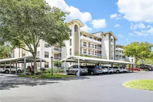 360 Horse Creek Dr, Naples, FL 34110 - Photo 2