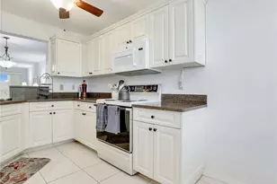 360 Horse Creek Dr, Naples, FL 34110 - Photo 6