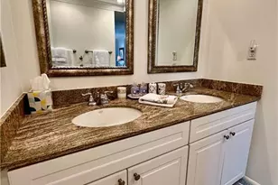 555 Park Shore Dr, Naples, FL 34103 - Photo 28