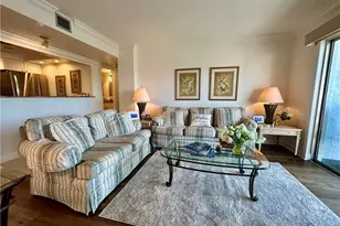 555 Park Shore Dr, Naples, FL 34103 - Photo 10