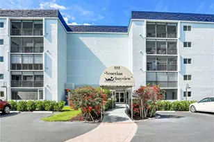 555 Park Shore Dr, Naples, FL 34103 - Photo 2