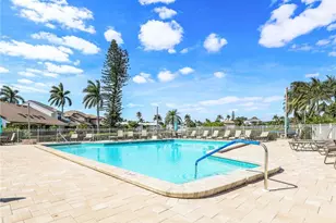 555 Park Shore Dr, Naples, FL 34103 - Photo 44