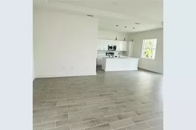 424 SW 28th Ave, Cape Coral, FL 33991 - Photo 6