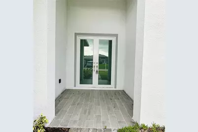 424 SW 28th Ave, Cape Coral, FL 33991 - Photo 4