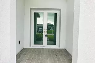 424 SW 28th Ave, Cape Coral, FL 33991 - Photo 4