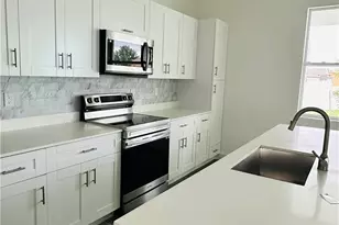 424 SW 28th Ave, Cape Coral, FL 33991 - Photo 10