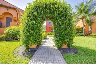9134 Chula Vista St #125, Naples, FL 34113 - Photo 2