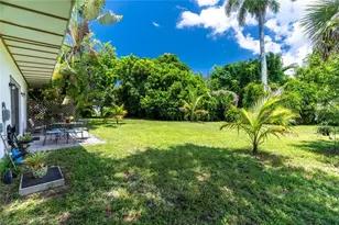 2928 Hawthorne Ct, Naples, FL 34104 - Photo 14