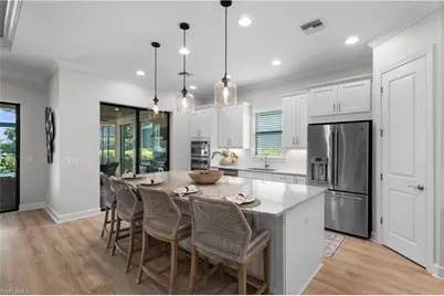 9405 Terresina Dr, Naples, FL 34119 - Photo 10