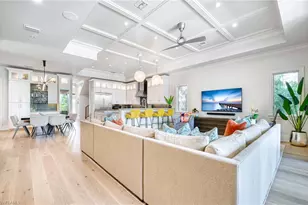 565 Fairway Terrace, Naples, FL 34103 - Photo 10