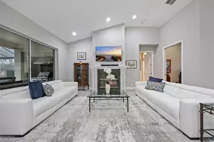 537 Wedgewood Way, Naples, FL 34119 - Photo 4