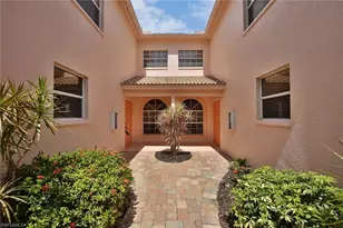 526 Lake Louise Cir, Naples, FL 34110 - Photo 2