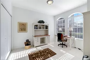 10049 Heather Ln, Naples, FL 34119 - Photo 22