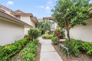 26901 Wedgewood Dr, Bonita Springs, FL 34134 - Photo 2