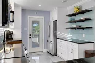 9804 Montana Ct, Bonita Springs, FL 34135 - Photo 6