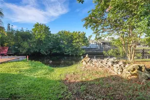 9804 Montana Ct, Bonita Springs, FL 34135 - Photo 20