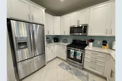 7627 Jacaranda Ln, Naples, FL 34114 - Photo 14