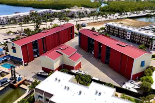 750 River Point A3-22 Dr, Naples, FL 34102 - Photo 4