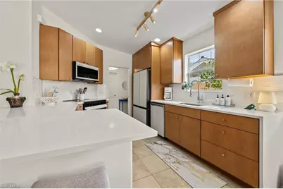 28272 Islet Trl, Bonita Springs, FL 34135 - Photo 8