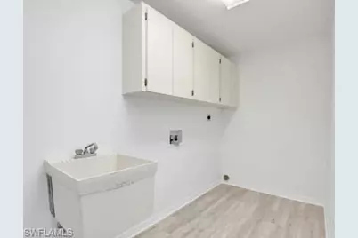 124 Sharwood Dr, Naples, FL 34110 - Photo 16